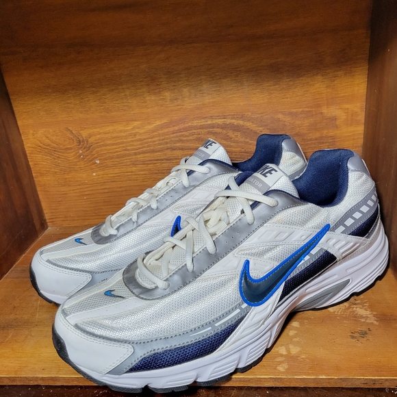 Nike Initiator Athletic Running Sneaker 12 - Picture 4 of 6